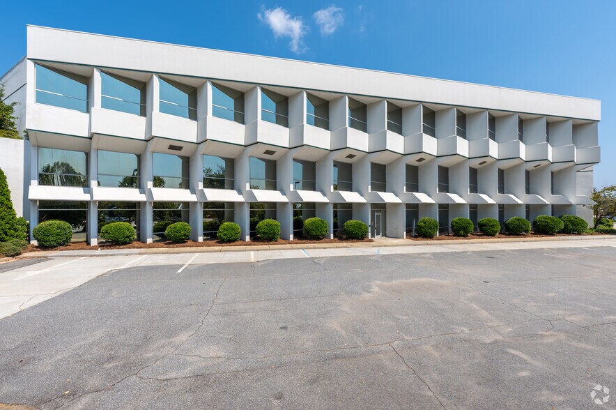 More Photos Of 325 S Fairground St, Marietta Office For Sale