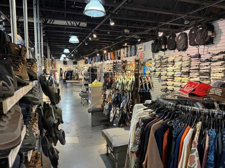 More Photos Of 1419 NW Loop 281, Longview Storefront For Sale