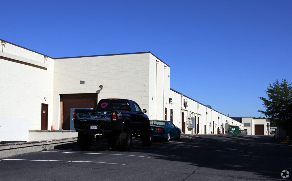 More Photos Of 3041-3134 Golansky Blvd, Woodbridge General Retail For Sale