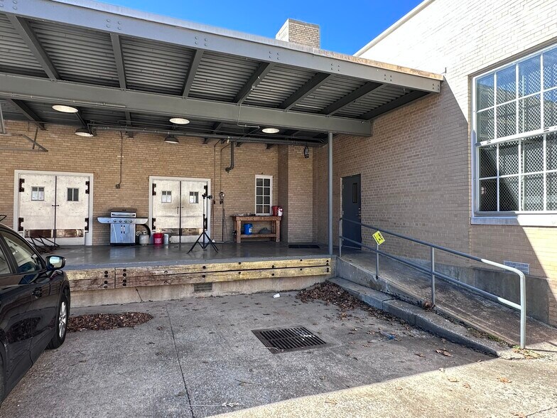 More Photos Of 101 Broadway St S, Siloam Springs Office For Sale