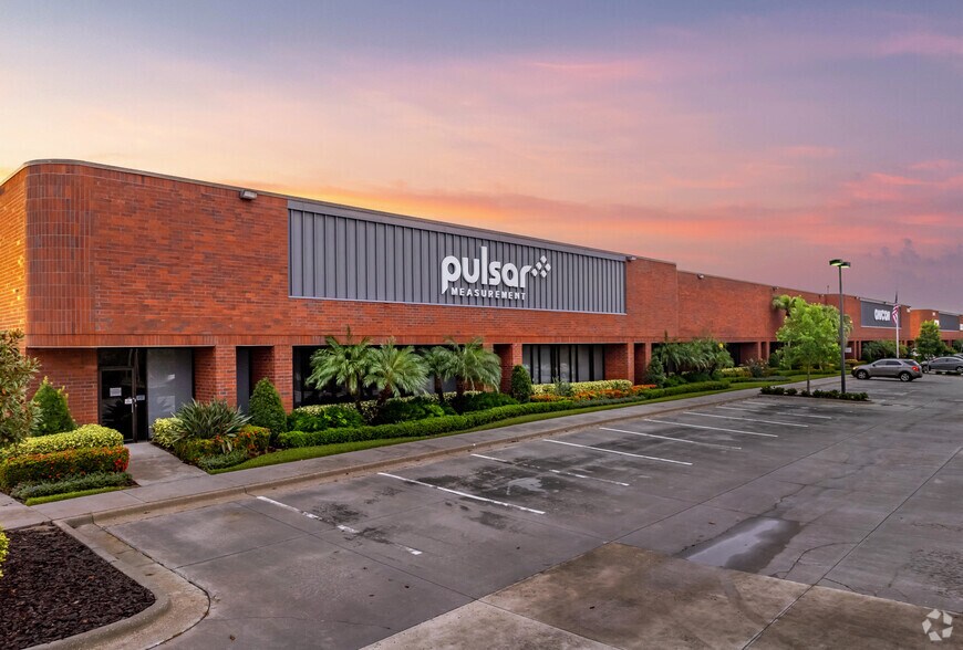 More Photos Of 11401 Belcher Rd, Largo Unknown For Lease