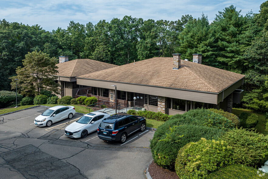 Primary Photo Of 35 Tower Ln, Avon Medical For Lease