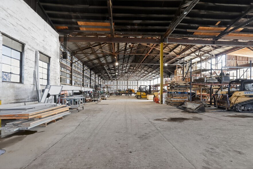 More Photos Of 935 W 6th St, Lansdale Industrial For Sale