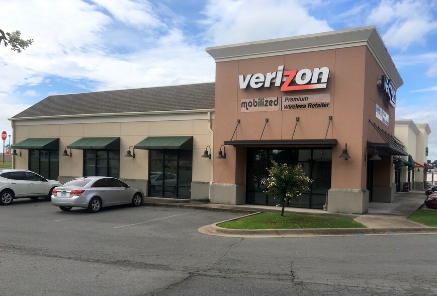 More Photos Of 120-140 John Harden Dr, Jacksonville Unknown For Lease