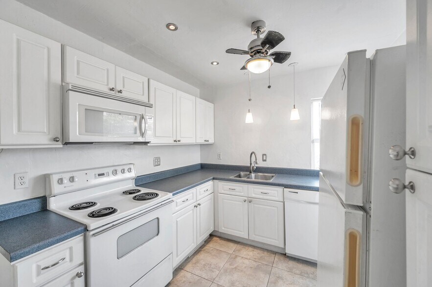 More Photos Of 5113 28th Ave S, South Pasadena Apartments For Sale