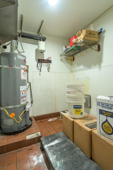 More Photos Of 853 E Manchester Ave, Los Angeles Restaurant For Sale