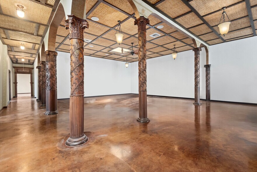 More Photos Of 1941 Spring Cypress Rd, Spring Warehouse For Sale