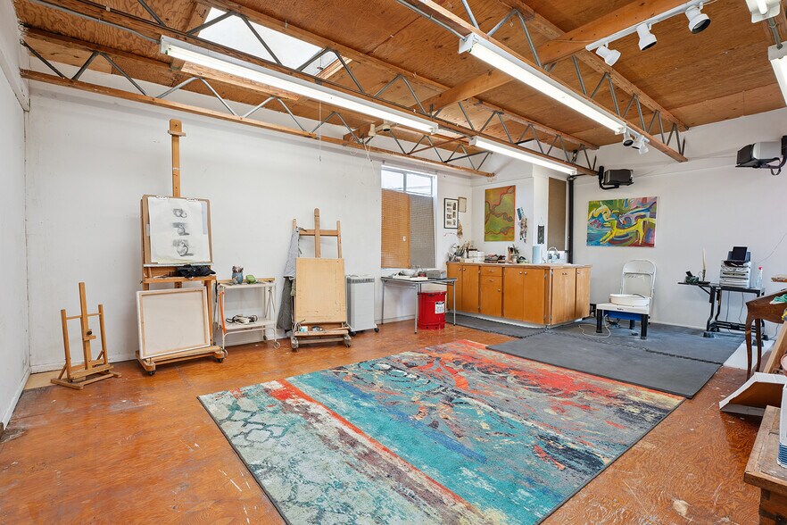 More Photos Of 2847 S Robertson Blvd, Los Angeles General Retail For Sale