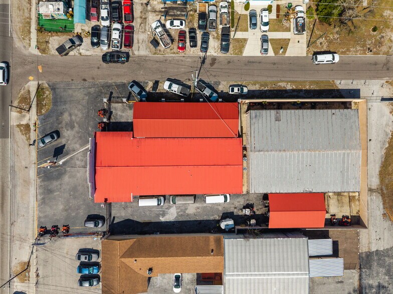 More Photos Of 7941 N Armenia Ave, Tampa Freestanding For Lease