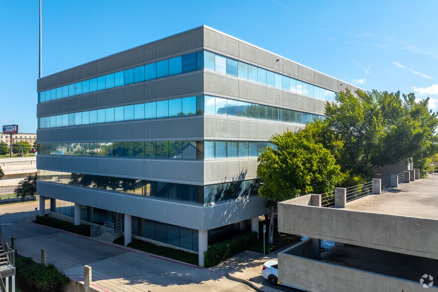 More Photos Of 1112 E Copeland Rd, Arlington Office For Lease