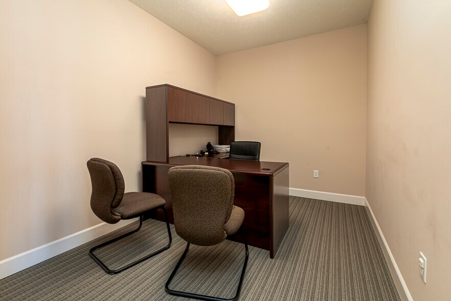 More Photos Of 2801 17th St, Marion Medical For Sale