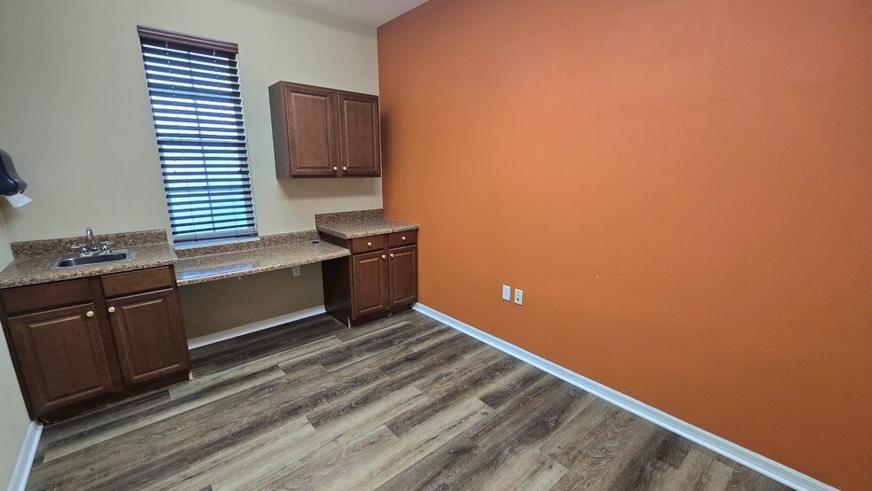 More Photos Of 2649 Windguard Cir, Zephyrhills Medical For Lease