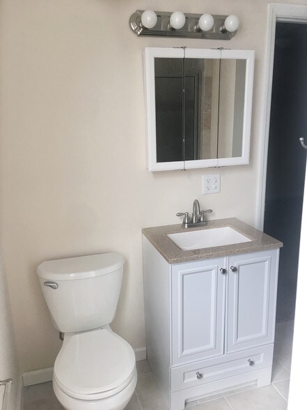 More Photos Of 172-184 Follins Ln, Saint Simons Island Office For Lease