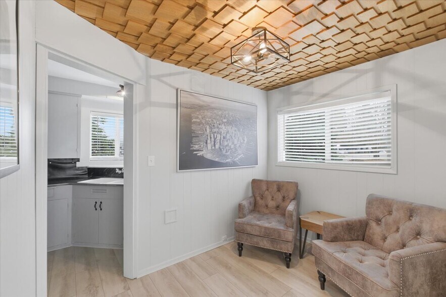 More Photos Of 410 N 1st Ave, Stayton Office For Sale