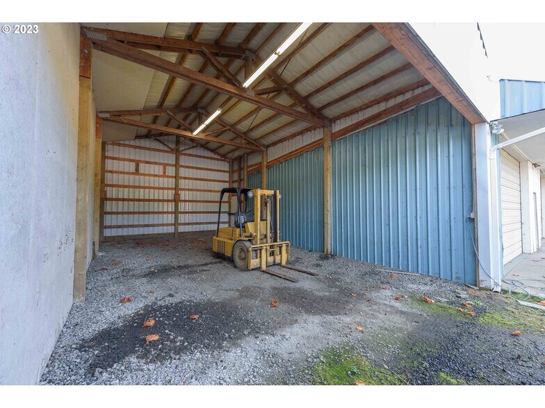 More Photos Of 1515 Newmark Ave, Coos Bay Auto Dealership For Sale