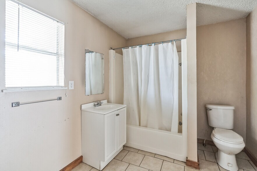 More Photos Of 604 N 3rd St, Haskell Multifamily For Sale