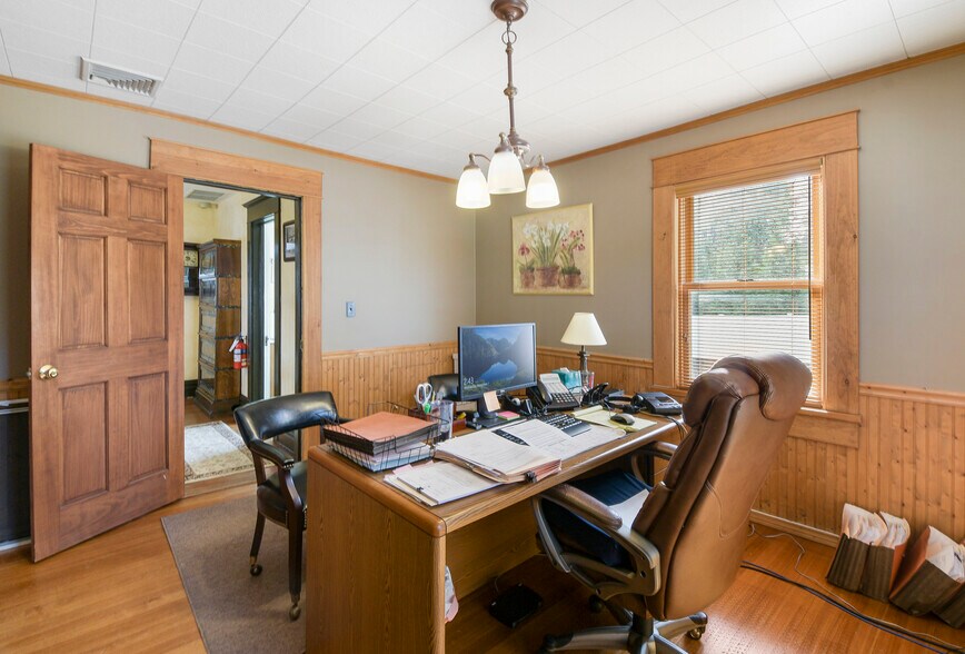 More Photos Of 105 Gleneida Ave, Carmel Office For Sale