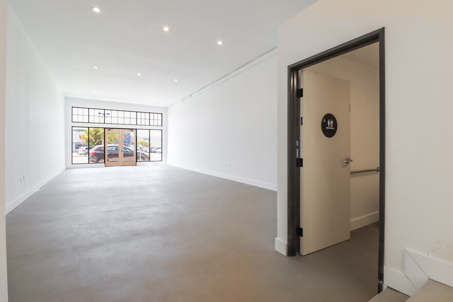 More Photos Of 4514-4518 Hollywood Blvd, Los Angeles Storefront Retail Residential For Lease