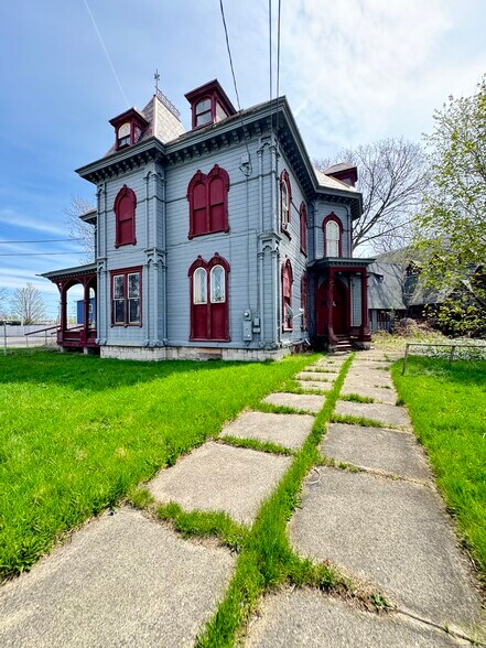 More Photos Of 523 W Onondaga St, Syracuse Religious Facility For Sale