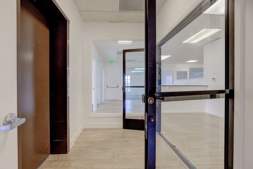 More Photos Of 3440 W Carson St, Torrance Loft Creative Space For Sale