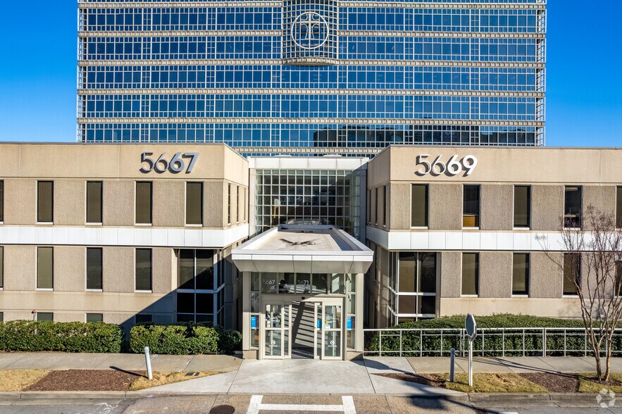 More Photos Of 5669 Peachtree Dunwoody Rd NE, Atlanta Medical For Lease