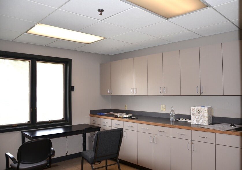 More Photos Of 2100 1st Ave NE, Cedar Rapids Religious Facility For Sale