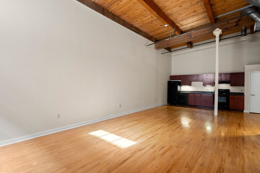 More Photos Of 1-49 N Howard St, Baltimore Unknown For Lease