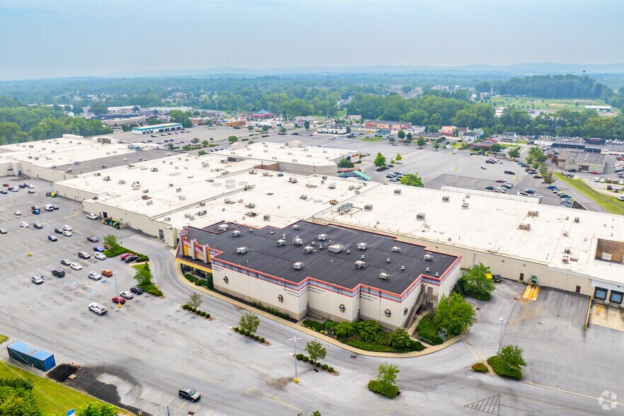 More Photos Of 2200 Lebanon Valley Mall, Lebanon Movie Theatre For Sale
