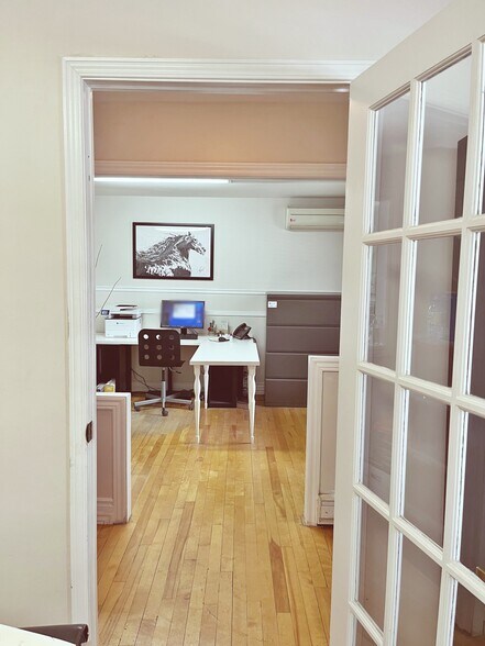 More Photos Of 2282 Boul Des Laurentides, Laval Office For Sale