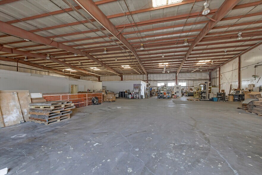 More Photos Of 651 Thunderbolt St, Chico Warehouse For Sale