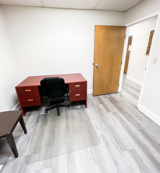More Photos Of 1403 Medical Plaza Dr, Sanford Medical For Sale