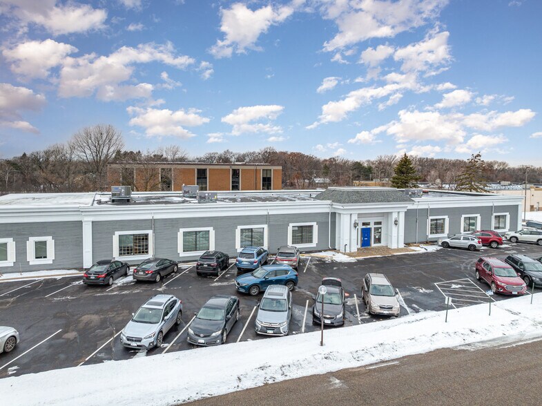 More Photos Of 1781 W County Road B, Saint Paul Office For Sale