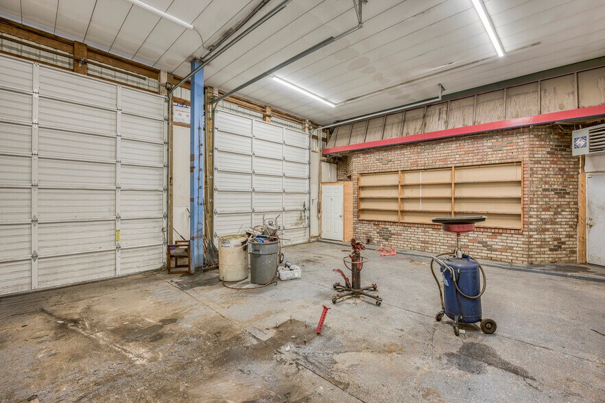 More Photos Of 452 SE Main St, Willamina Auto Repair For Sale