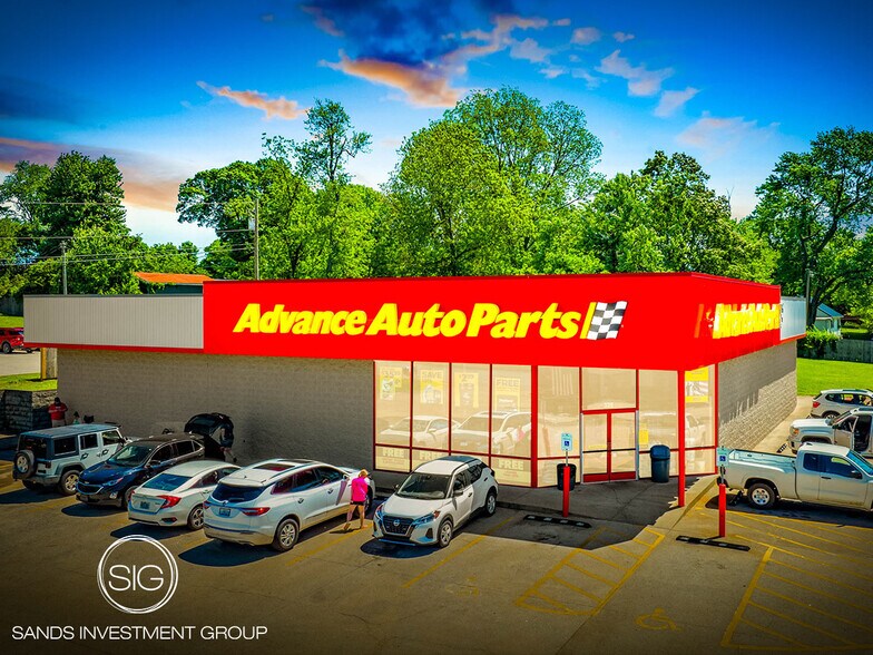 Primary Photo Of 339 S Main St, Leitchfield Drugstore For Sale