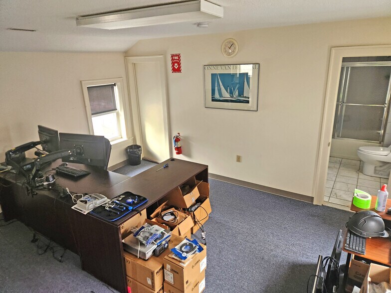 More Photos Of 155 Oak St, Glastonbury Medical For Sale