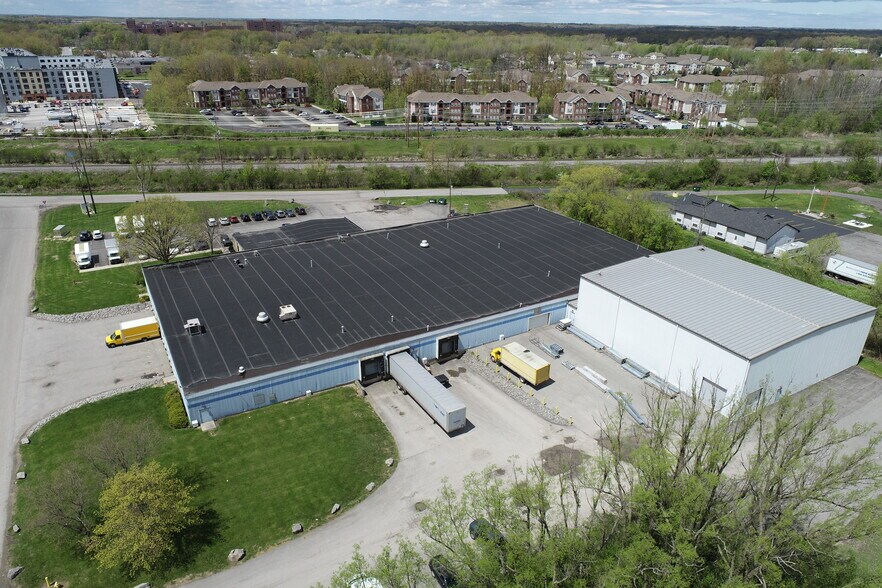 More Photos Of 350 Commerce Dr, Rochester Warehouse For Lease