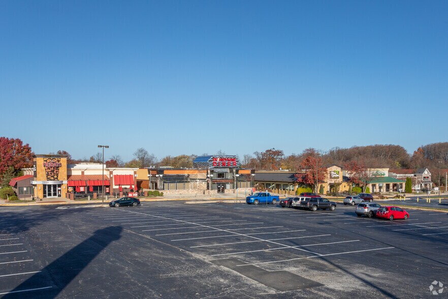 More Photos Of 301 Rocky Run Pky, Wilmington Restaurant For Lease