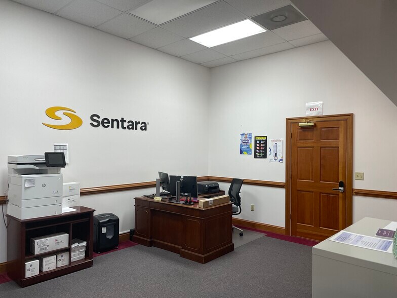 More Photos Of 7319 Martin St, Gloucester Office For Sale