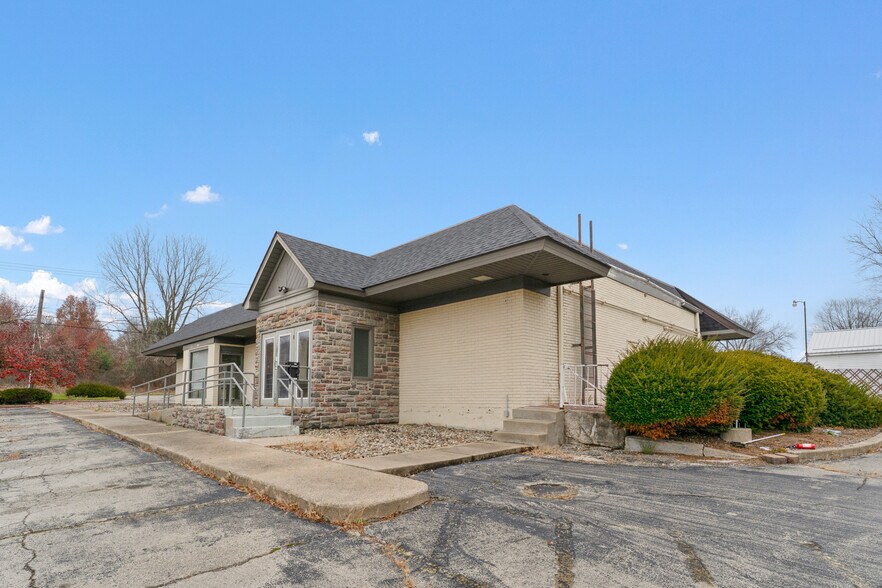More Photos Of 4241 Kirk Rd, Austintown Office For Sale