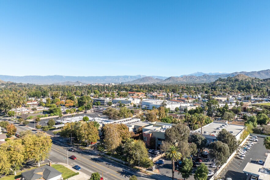 More Photos Of 6180 Brockton Ave, Riverside Medical For Lease