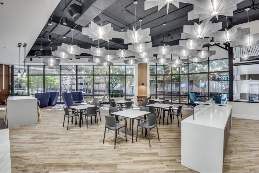 More Photos Of 2777 N Stemmons Fwy, Dallas Office For Lease