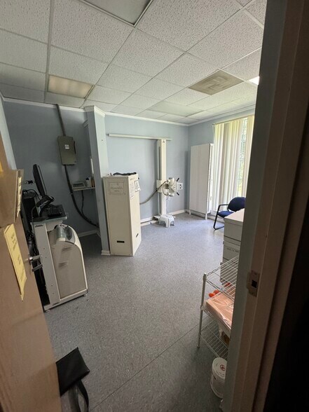 More Photos Of 2601 Herritage st, Kinston Medical For Sale