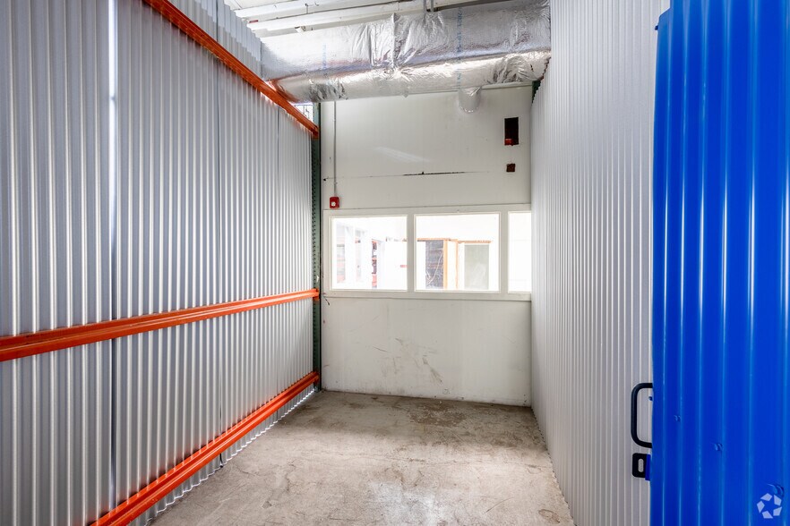 More Photos Of 567-575 N Midland Ave, Saddle Brook Warehouse For Lease