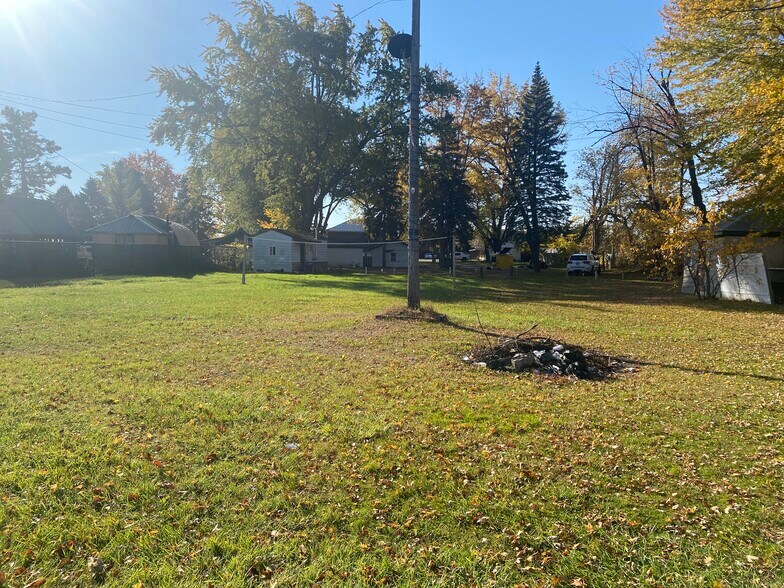 More Photos Of 8230 Highland Rd, White Lake Hotel For Sale
