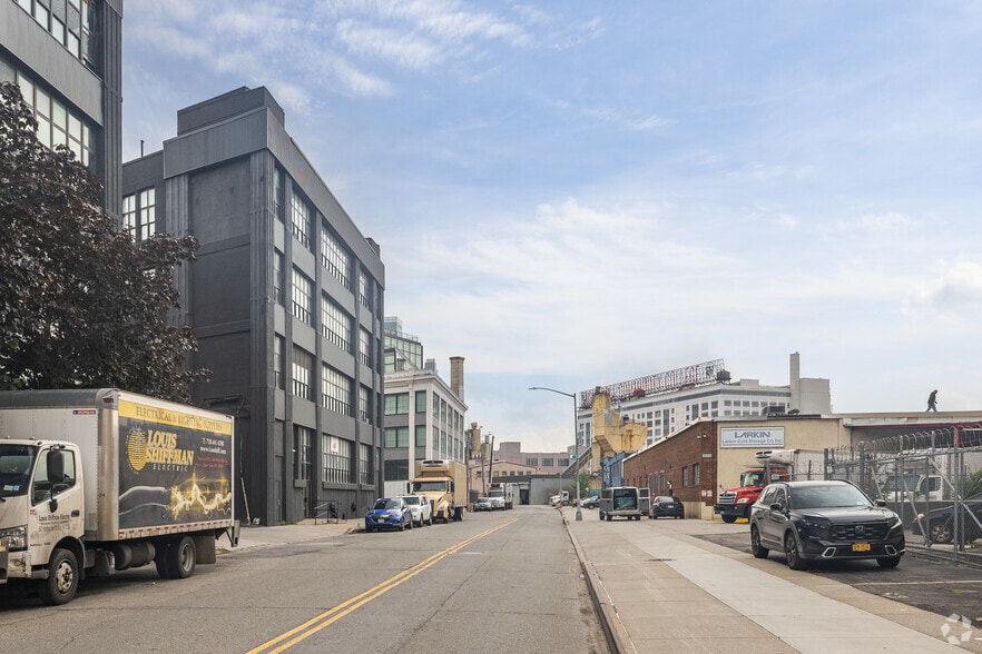 More Photos Of 47-32 Austell Pl, Long Island City Warehouse For Lease