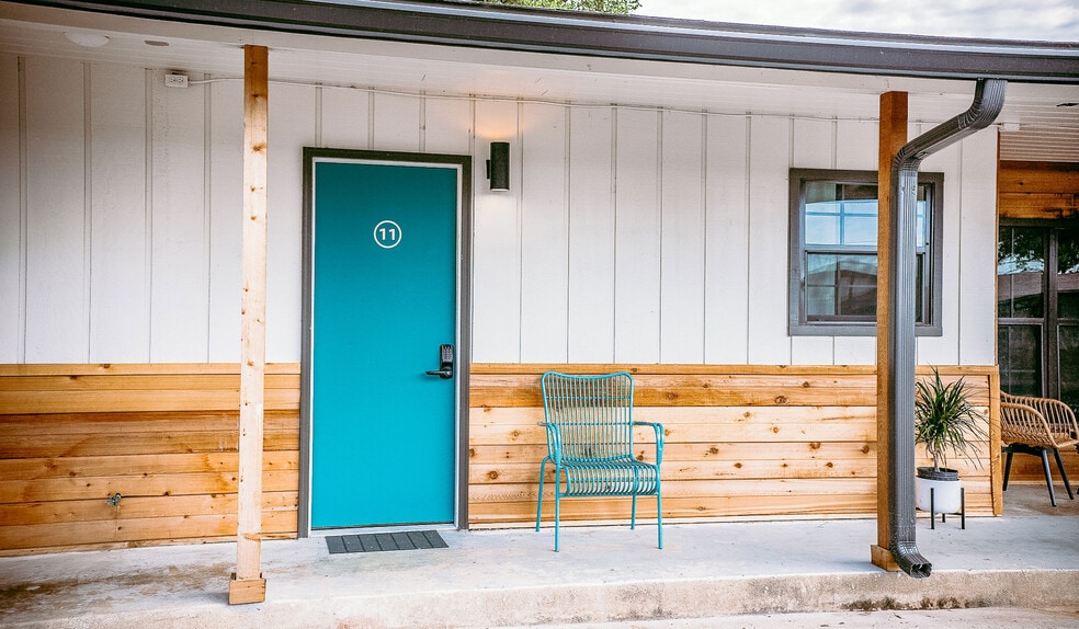 More Photos Of 14818 US-290 E, Stonewall Hotel For Sale