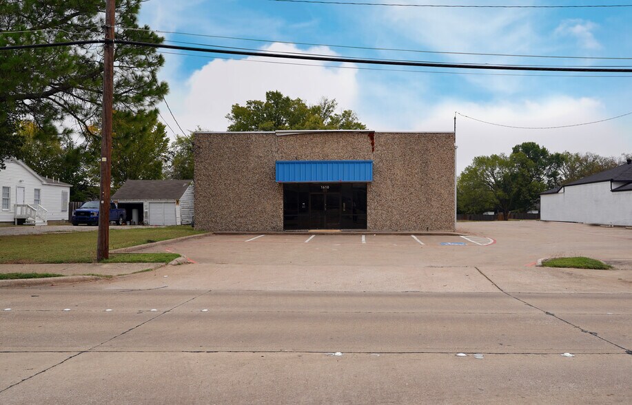 Primary Photo Of 1610 Wynn Joyce Rd, Garland Freestanding For Sale