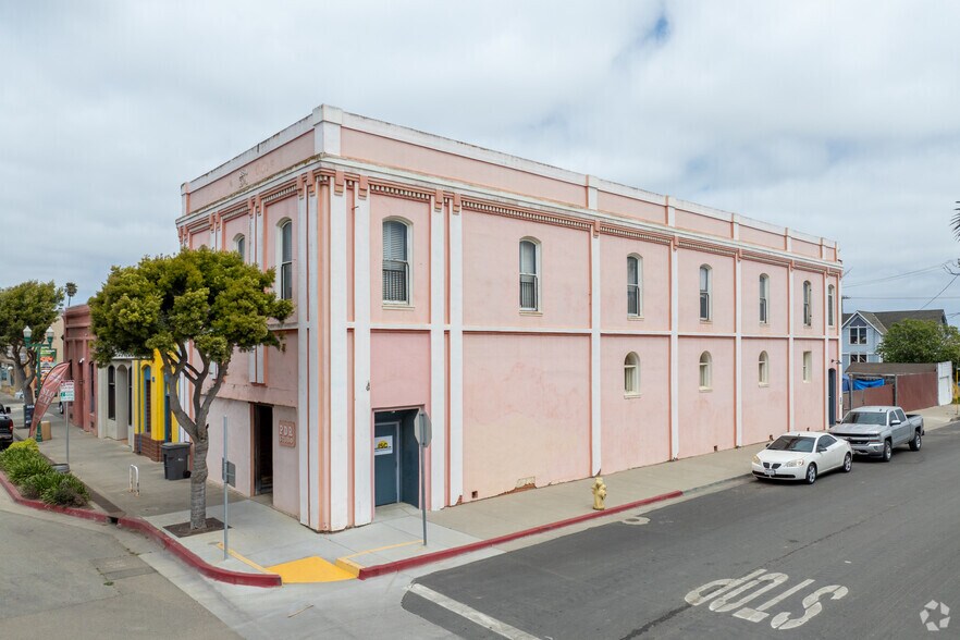 More Photos Of 910 Guadalupe St, Guadalupe Storefront Retail Residential For Sale