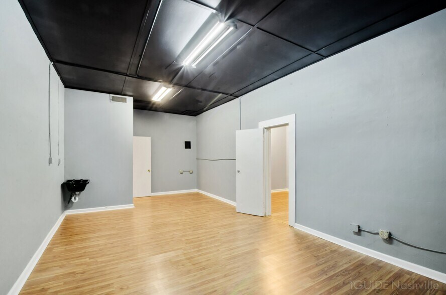 More Photos Of 152-158 N Water Ave, Gallatin Office For Lease