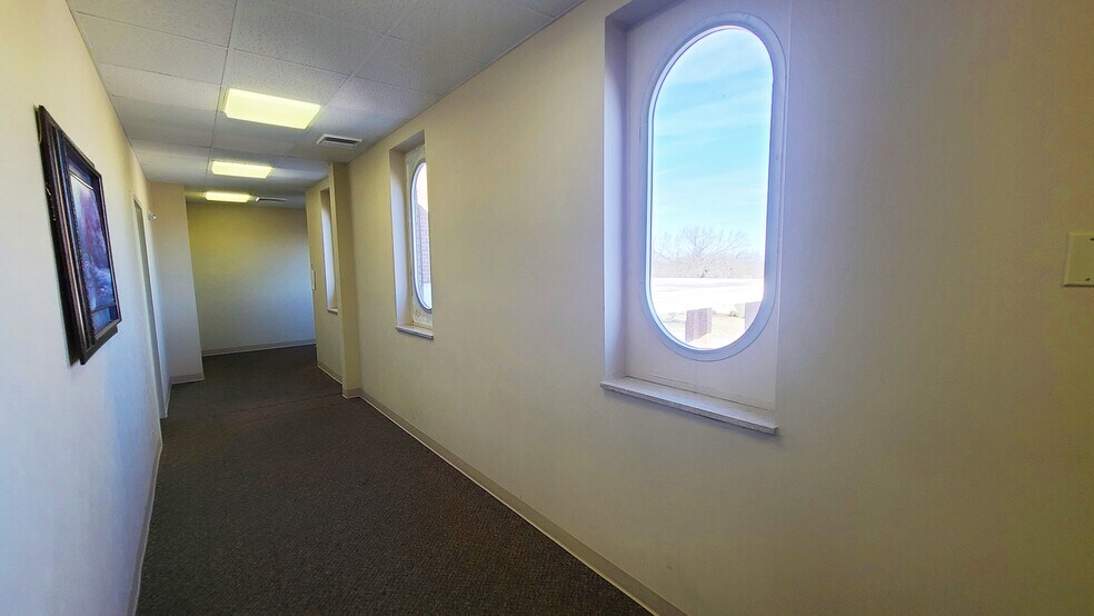 More Photos Of 710 W 8th St, Fort Scott Office For Sale